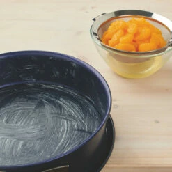 Dr. Oetker Mandarinen Schmand Kuchen -Backen Verkaufsgeschäft 1 01 800000 MandarinenSchmand 2023 Handling1 1500x1500 jpg 1280x1280