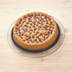 Dr. Oetker Kirschli Kuchen -Backen Verkaufsgeschäft 1 01 801500 Kirschli Kuchen 2023 Handling3 1500x1500 jpg 1280x1280