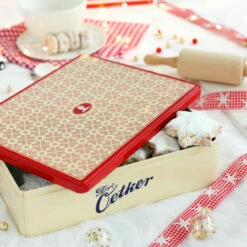 Dr. Oetker Keksdose "Stickerei" -Backen Verkaufsgeschäft 112017 A Dose Stickerei lebeliebebacke 1500x1500 1280x1280