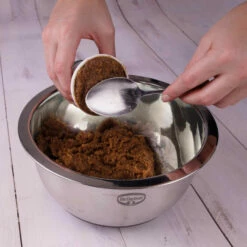 Dr. Oetker Lebkuchen-und Gebäckmühle Ø 7 Cm -Backen Verkaufsgeschäft 60 131811 Lebkuchen Gebaeckmuehle 2021 04 1280x1280