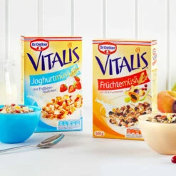 Dr. Oetker Vitalis Joghurtmüsli -Backen Verkaufsgeschäft A 60 1 01 658900 Fruchtemusli 500g 1 1500x1500 jpg 1280x1280